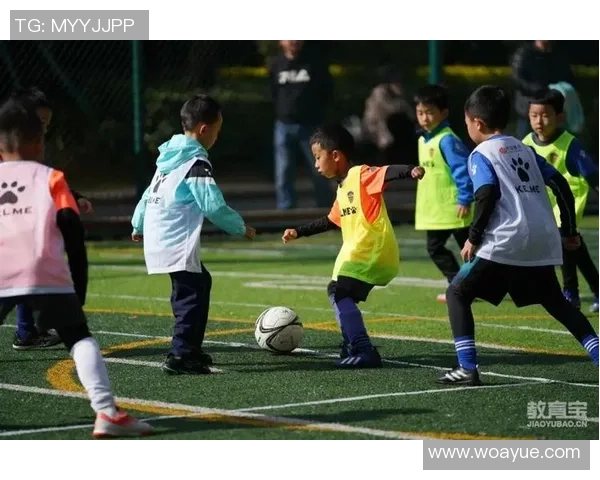 我和我的小伙伴们一起踢足球的快乐时光与难忘瞬间